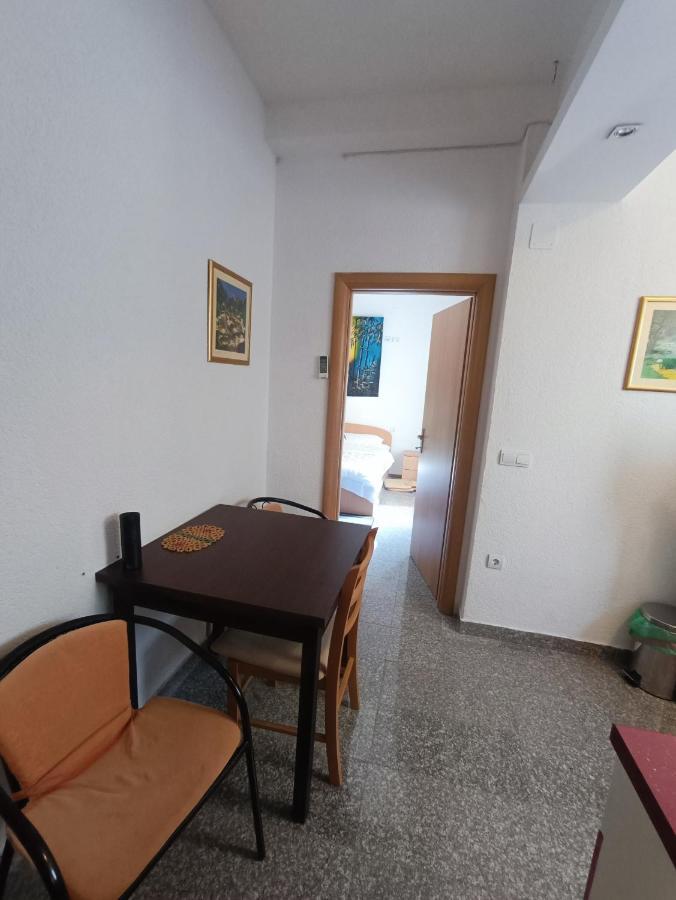 Apartmani Centar Starigrad Paklenica Eksteriør bilde