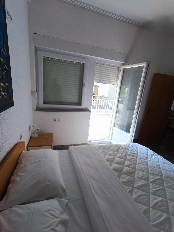 Apartmani Centar Starigrad Paklenica Eksteriør bilde
