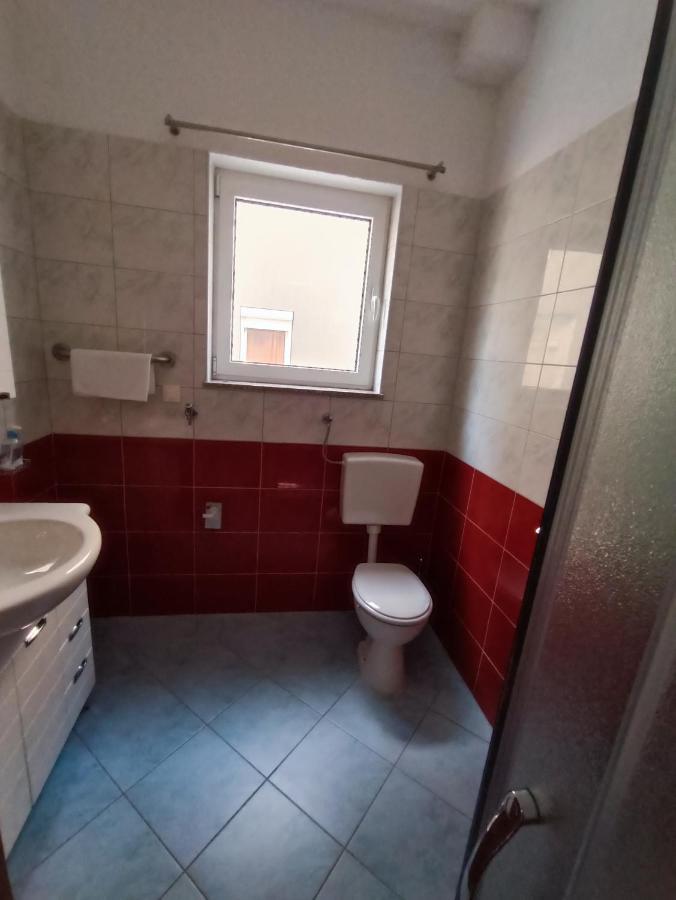 Apartmani Centar Starigrad Paklenica Eksteriør bilde