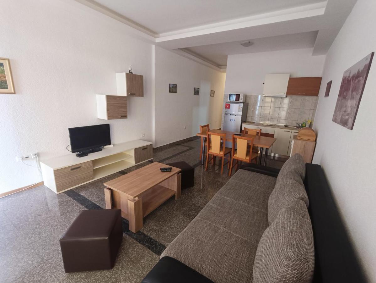 Apartmani Centar Starigrad Paklenica Eksteriør bilde