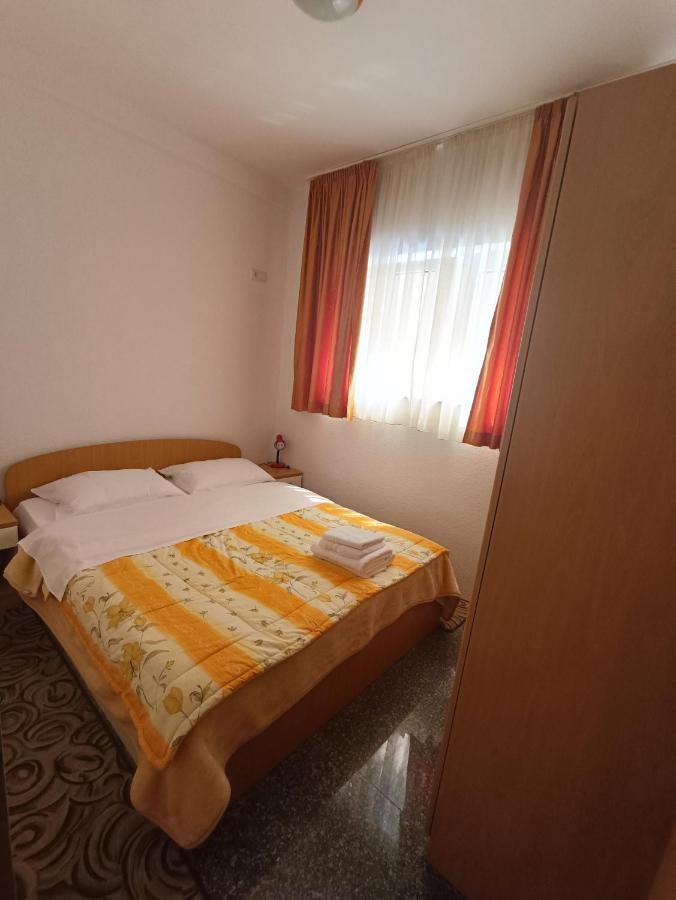 Apartmani Centar Starigrad Paklenica Eksteriør bilde