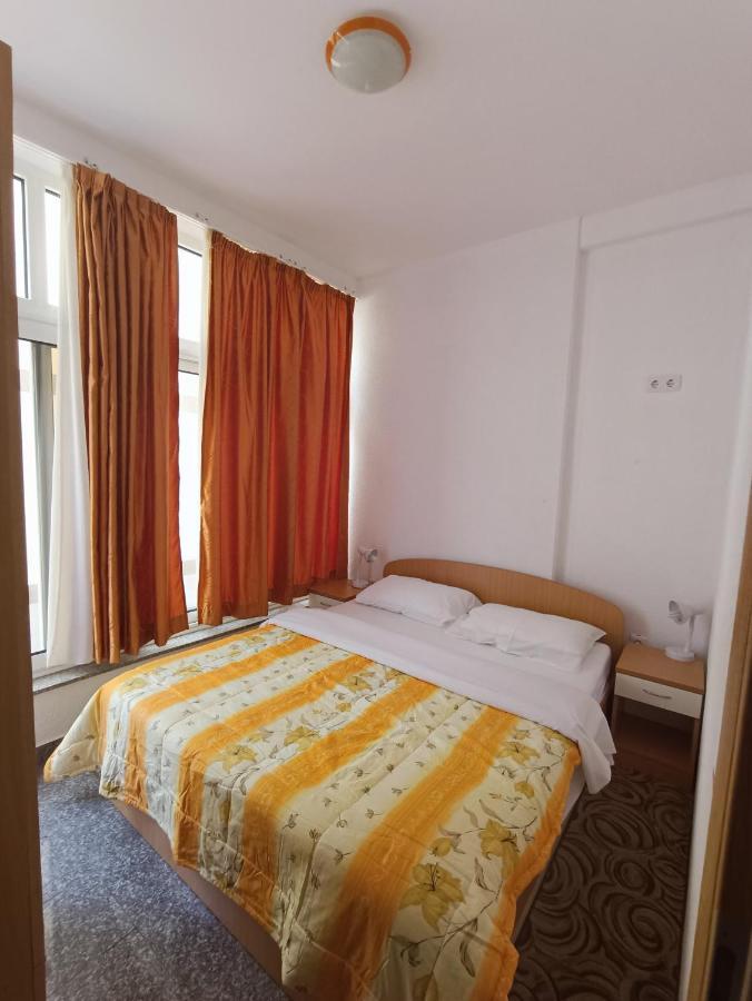 Apartmani Centar Starigrad Paklenica Eksteriør bilde