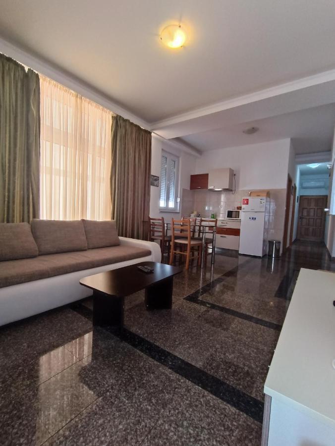 Apartmani Centar Starigrad Paklenica Eksteriør bilde