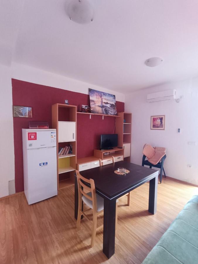 Apartmani Centar Starigrad Paklenica Eksteriør bilde